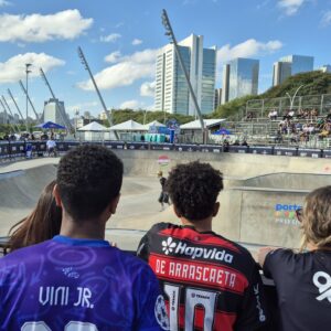 Jovens da ACM Cruzeiro do Sul nos bastidores do STU