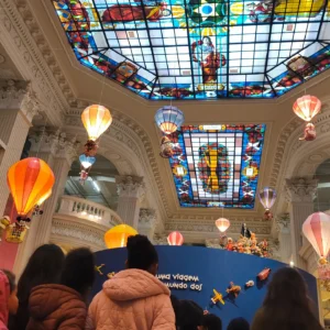 UMA VIAGEM NO TEMPO: CRIANÇAS DA ACM CRUZEIRO DO SUL EXPLORAM O MUNDO DOS BRINQUEDOS!